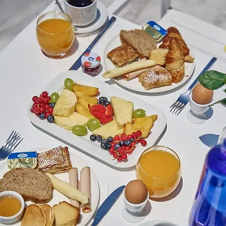 Paolas τown Boutique Hotel 4*